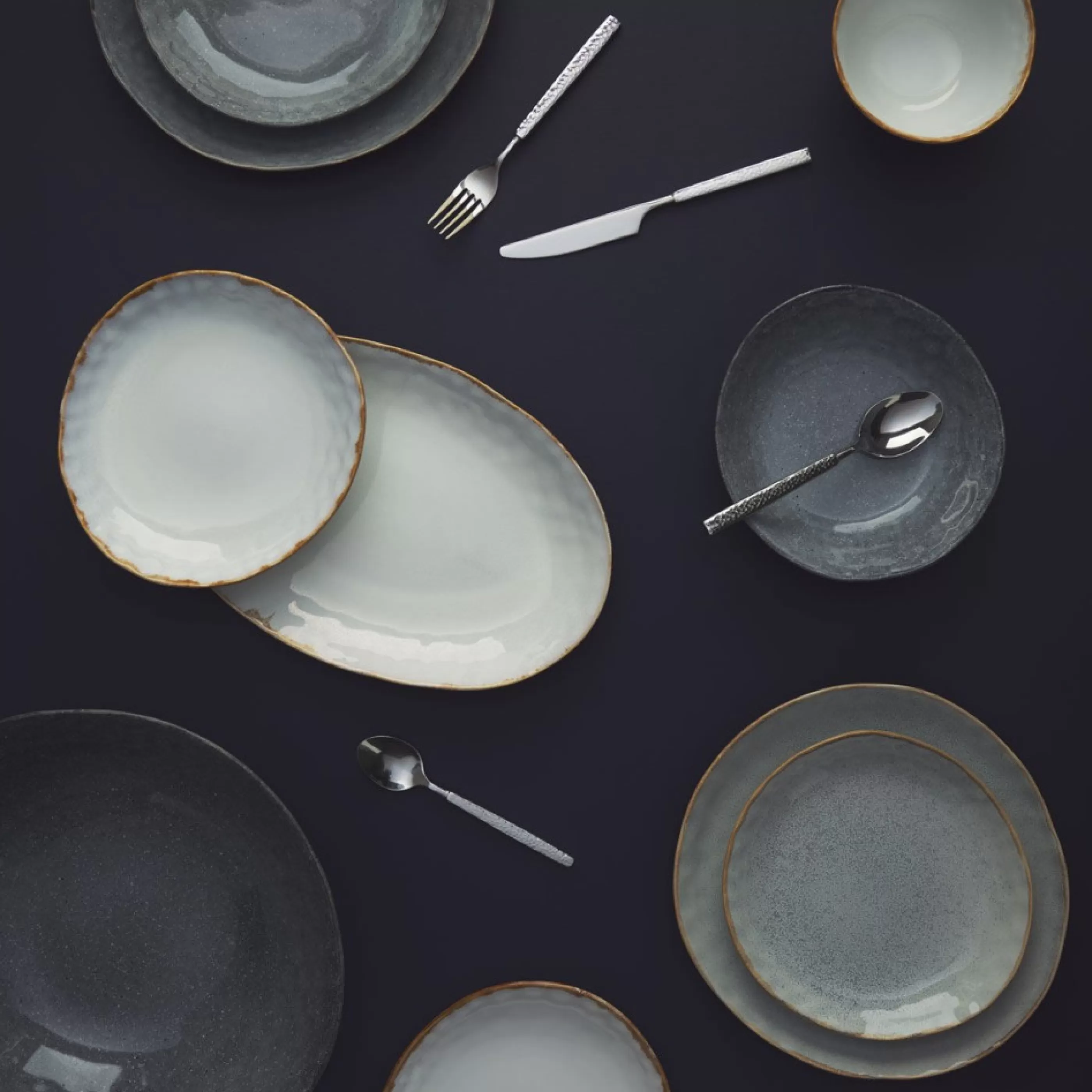 Urban Barn Dinnerware*Crofton Glazed 16-Piece Dinnerware Set