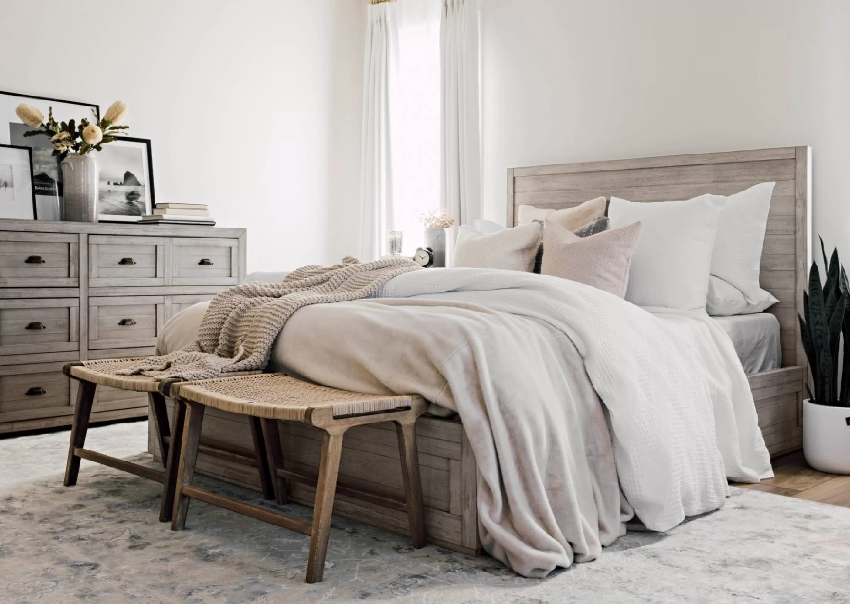 unavailable Beds*Staunton Bed -Cyrus Frost